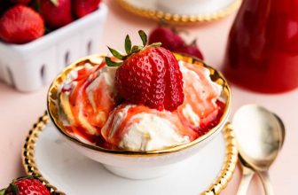 Homemade Strawberry Syrup – The Stay At Home Chef