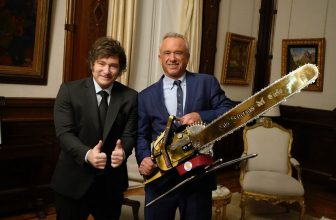 RFK Jr. Poses for Weird Photos With Argentina’s President as They Plot Alternative to World Health Organization