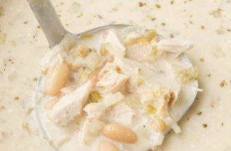 Slow Cooker White Chicken Chili